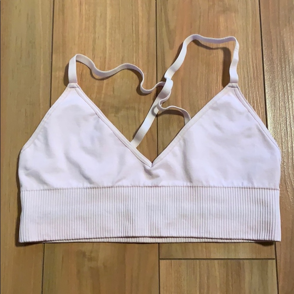 Light pink sports/yoga bra